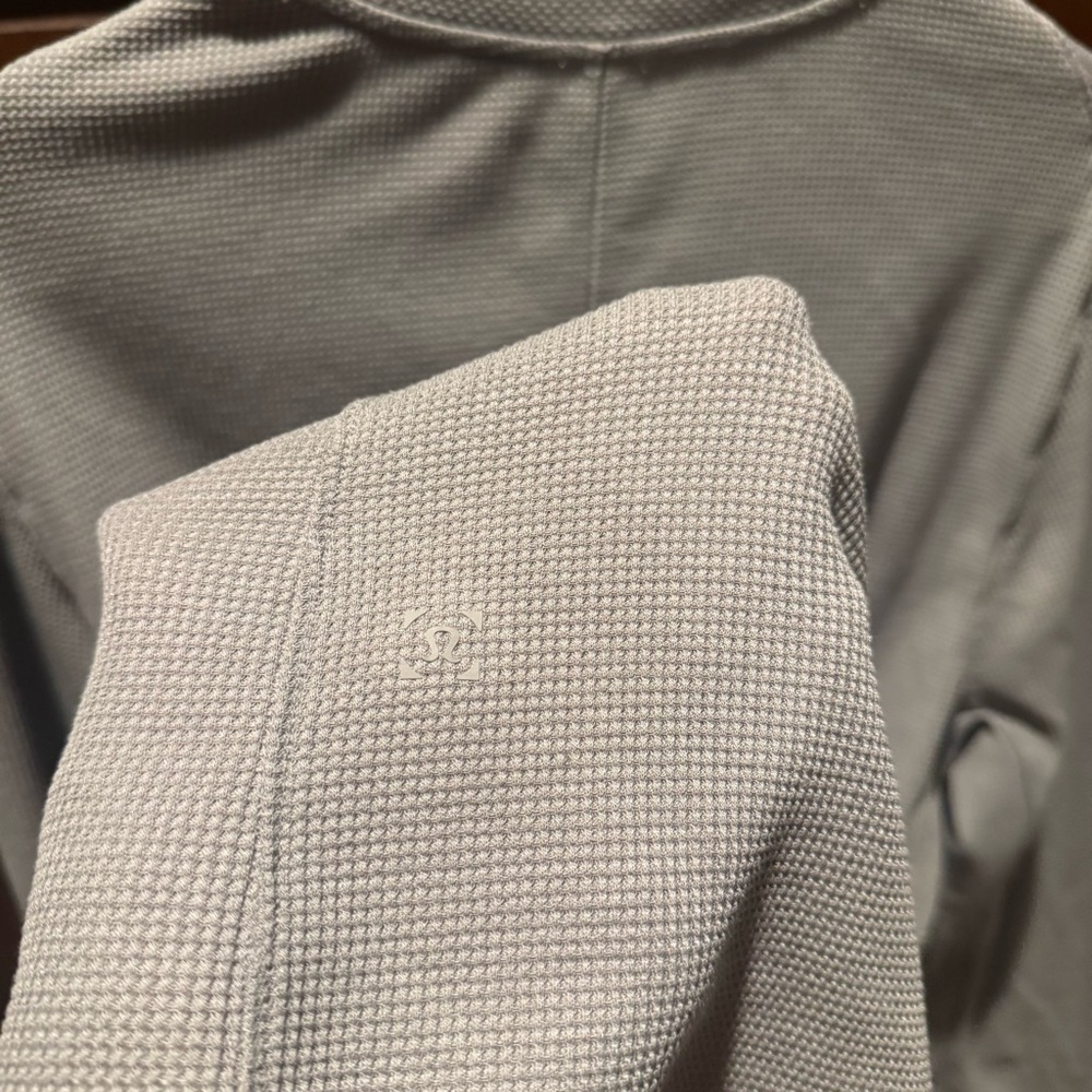 lululemon athletica Men's Long-Sleeve Henley - Light Gray